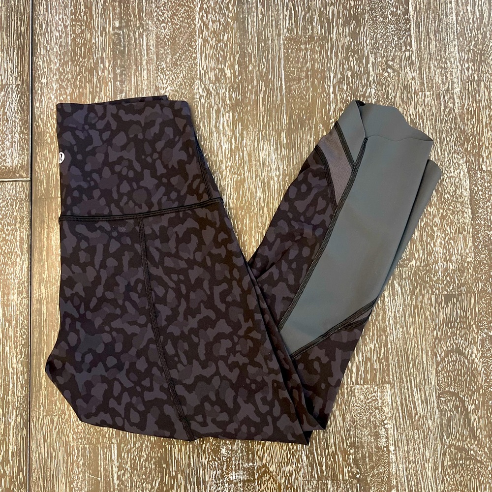 Lululemon Wunder Under Crop High-Rise *Roll Down Scallop Full-On Luxtreme 23”